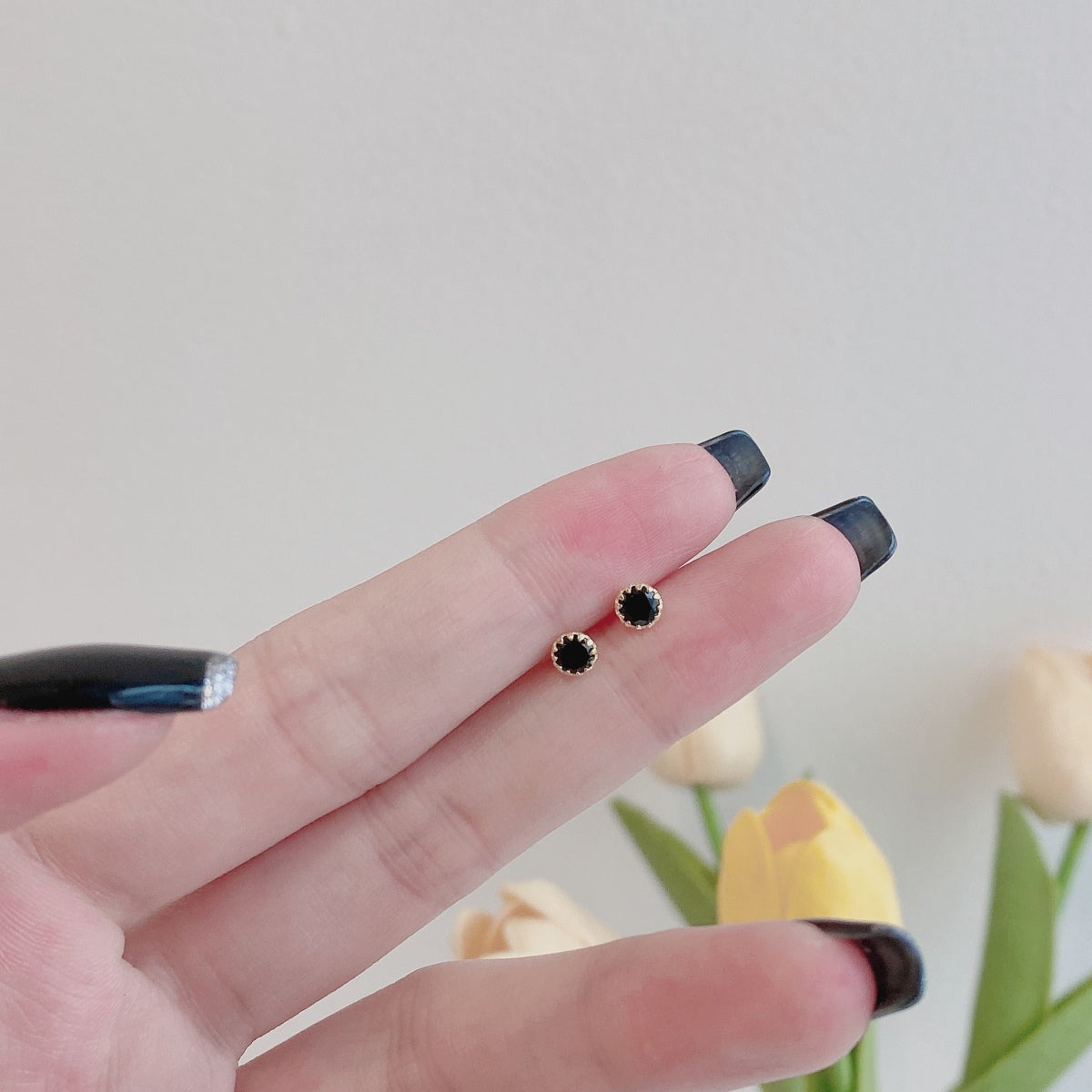 [Echo Fine ]Sparkling Colorful Round Shape Earrings