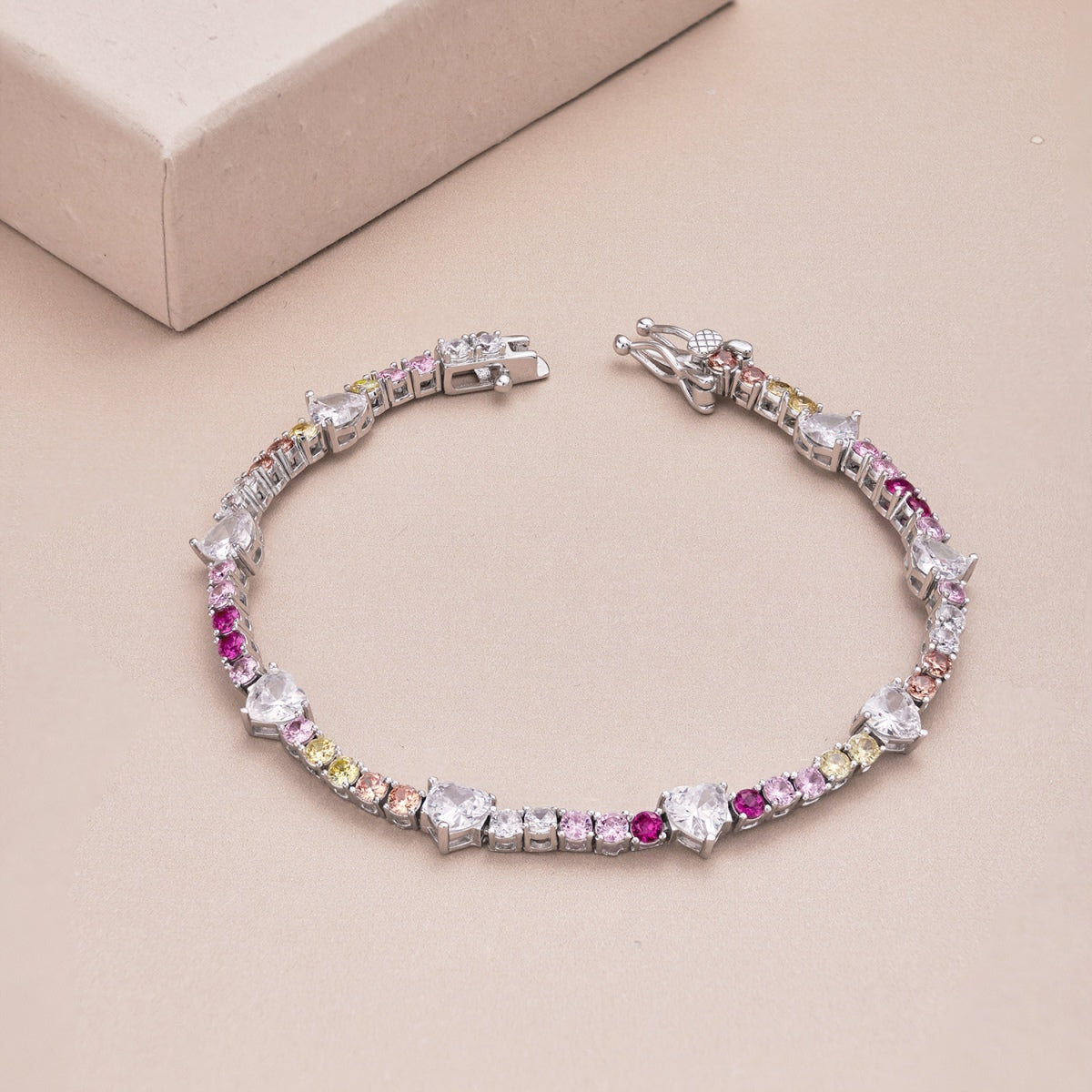 [Echo Fine ]Romantic Heart Shape Round Cut Lover Bracelet