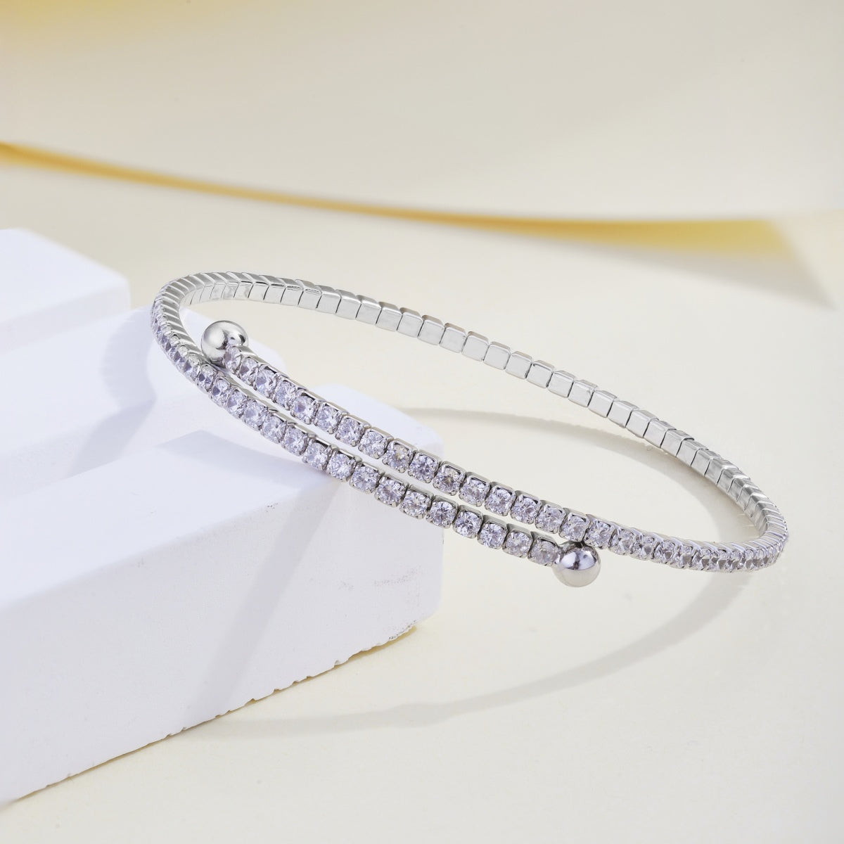 [Echo Fine ]Row of Diamonds Round Fashion Bracelet