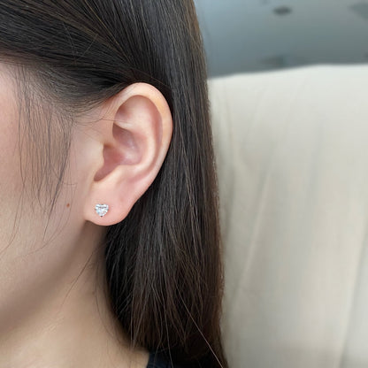 [Echo Fine ]Sparkling Heart Shaped Simple Earrings
