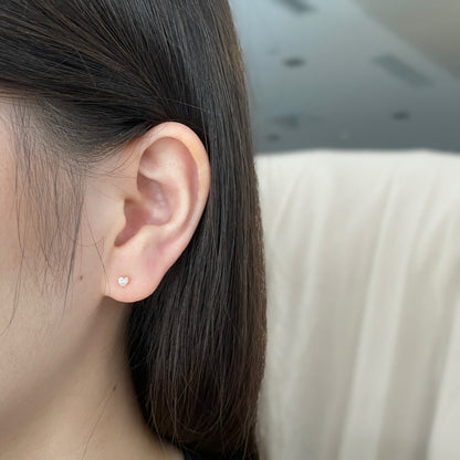 [Echo Fine ]Sparkling Heart Shaped Simple Earrings