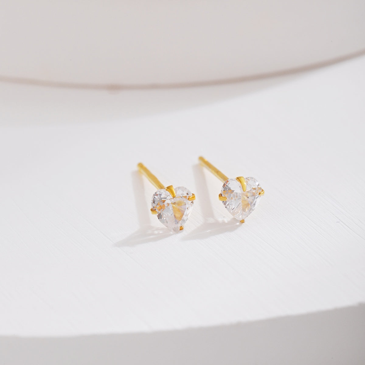 [Echo Fine ]Sparkling Heart Shaped Simple Earrings