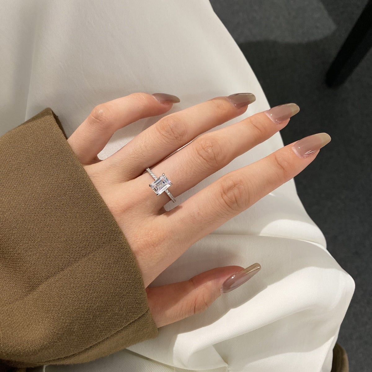 [Echo Fine ]2.0 Carat Scintillating Ornate Radiant Cut Party Ring