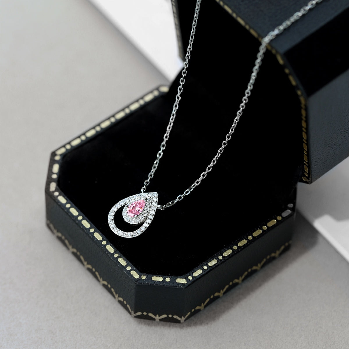 [Echo Fine ]Sparkling Pear Cut Necklace