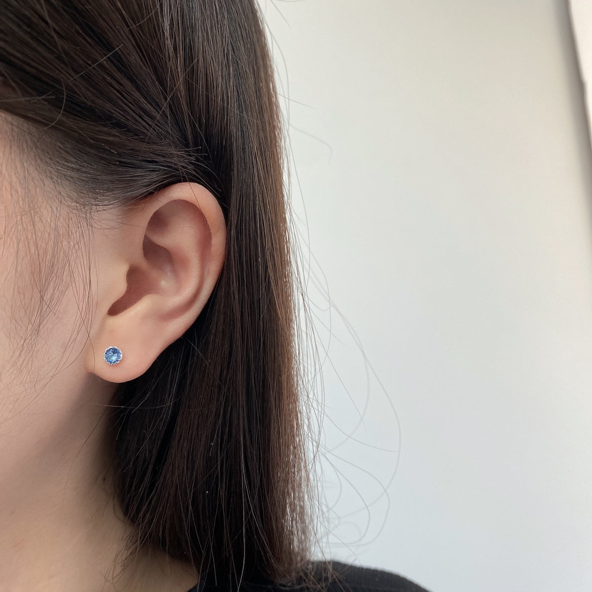 [Echo Fine ]Sparkling Colorful Round Shape Earrings