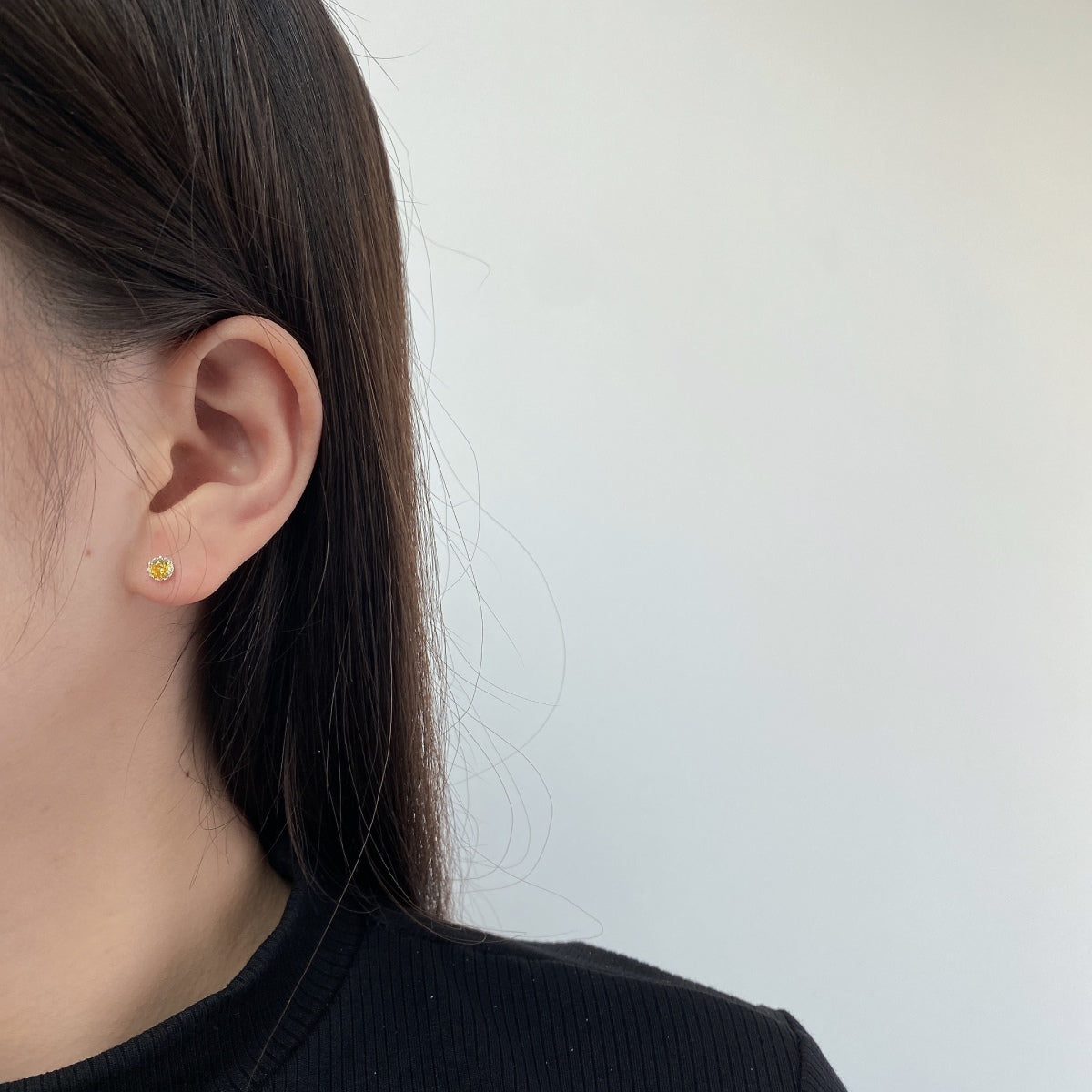 [Echo Fine ]Sparkling Colorful Round Shape Earrings
