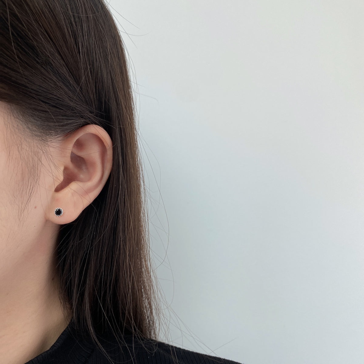 [Echo Fine ]Sparkling Colorful Round Shape Earrings
