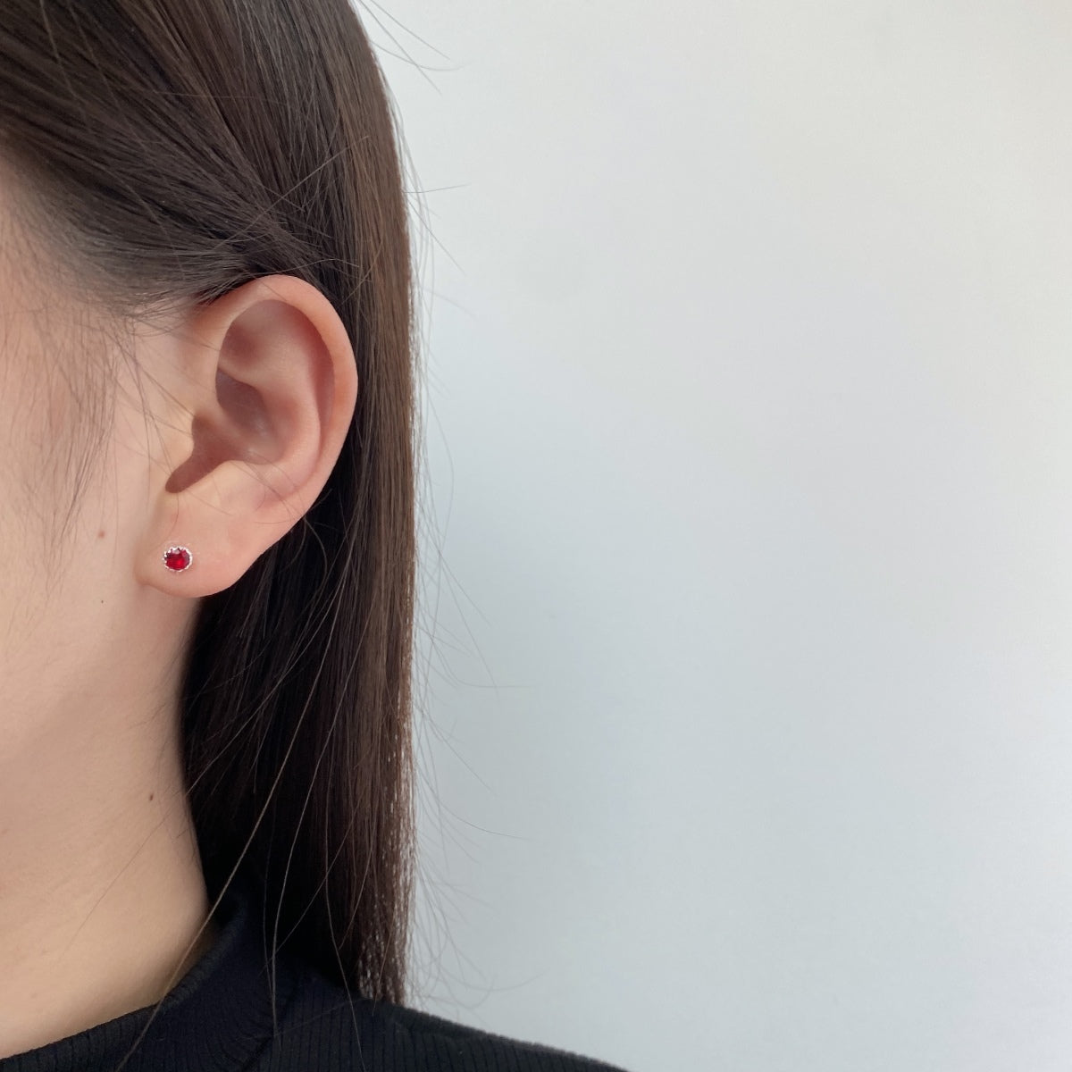 [Echo Fine ]Sparkling Colorful Round Shape Earrings