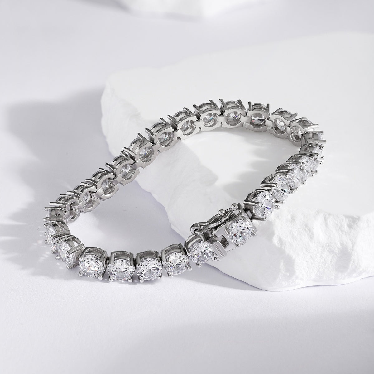 [Echo Fine ]0.75 Carat Dazzling Round Cut Wedding Bracelet