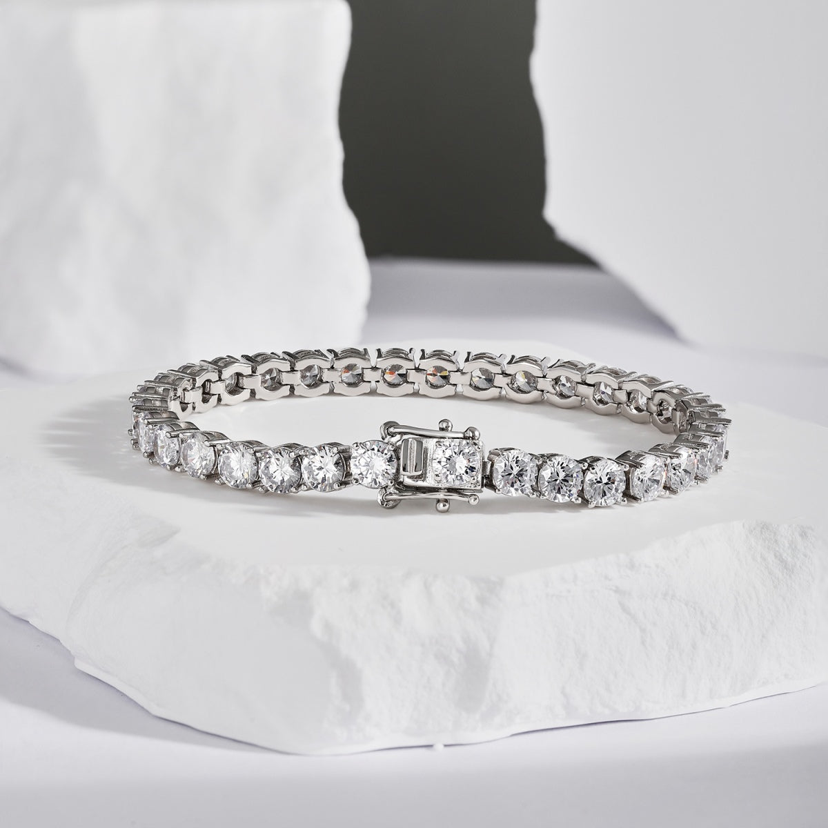 [Echo Fine ]Ornate Sparkling Round Cut Wedding Bracelet