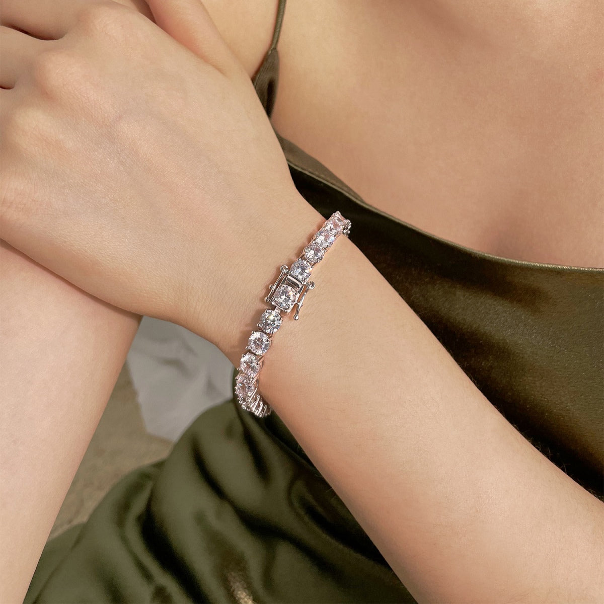 [Echo Fine ]0.75 Carat Dazzling Round Cut Wedding Bracelet