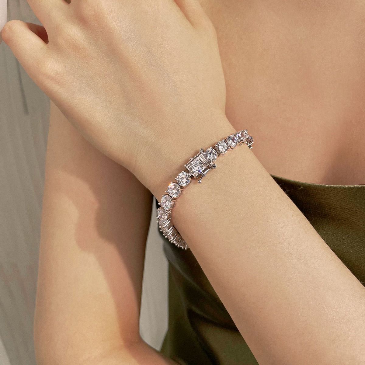 [Echo Fine ]0.75 Carat Dazzling Round Cut Wedding Bracelet