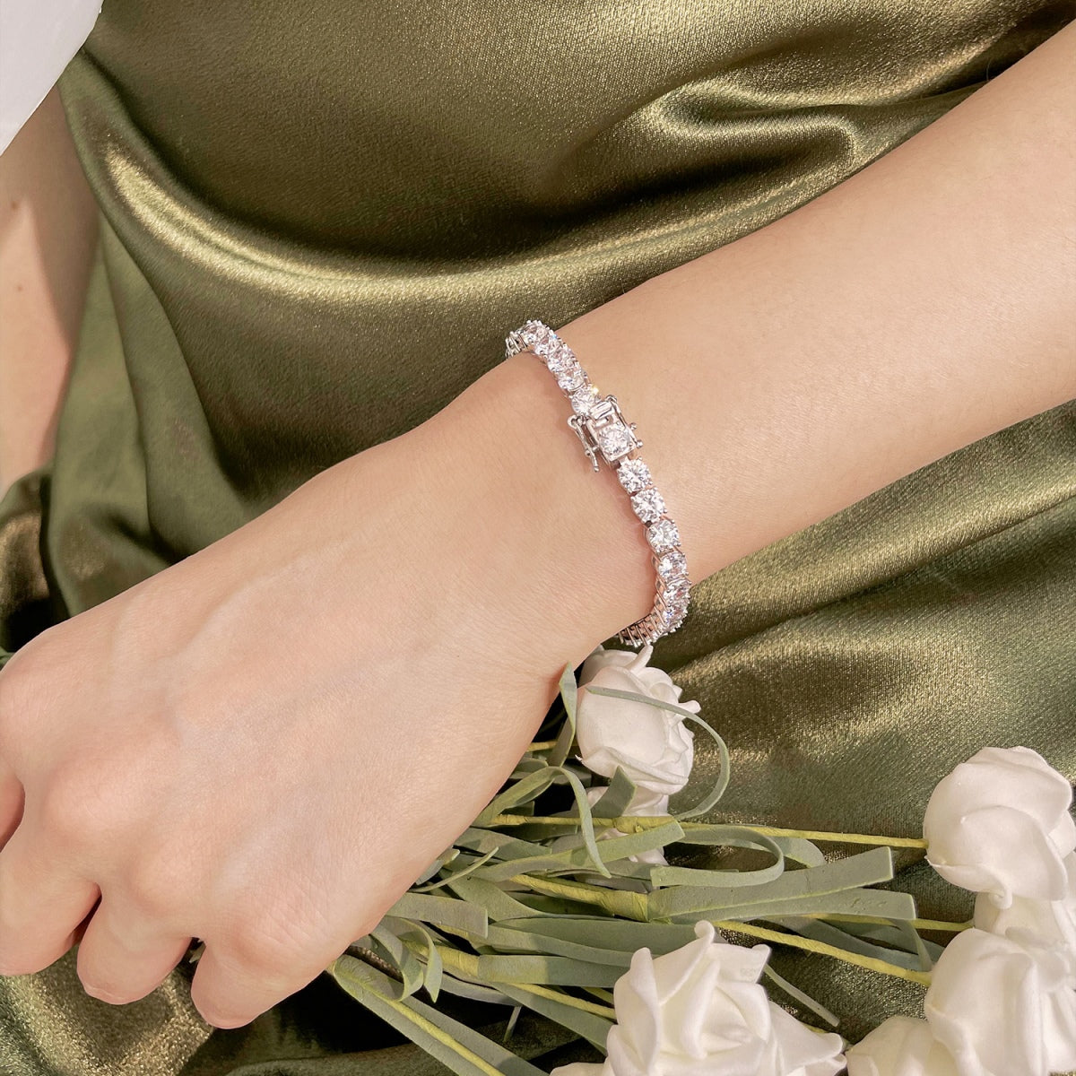 [Echo Fine ]Ornate Sparkling Round Cut Wedding Bracelet