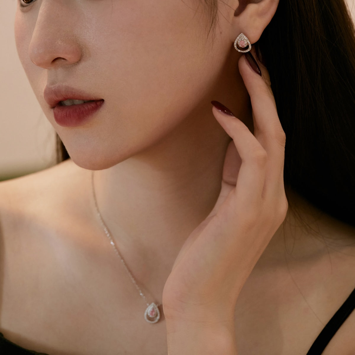 [Echo Fine ]Sparkling Delicate Water Drop Shape Daily Earrings