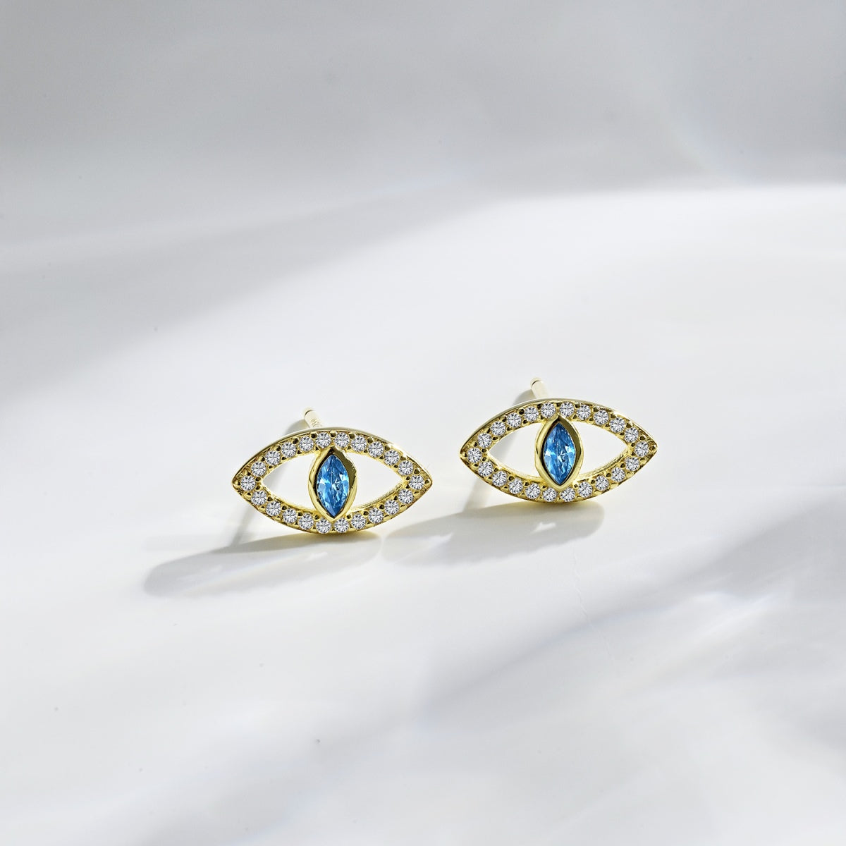 [Echo Fine ]Blue Devil Eyes Hollow Stud Earrings