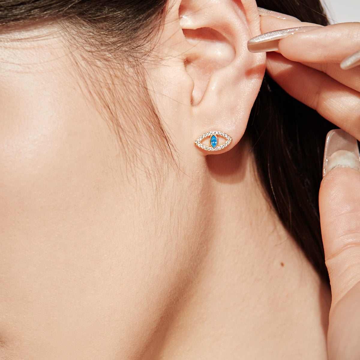 [Echo Fine ]Blue Devil Eyes Hollow Stud Earrings