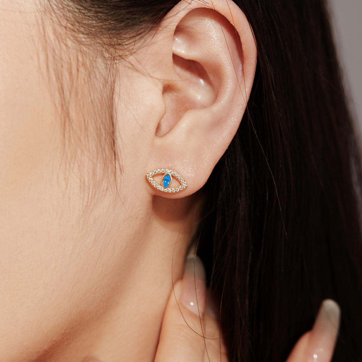 [Echo Fine ]Blue Devil Eyes Hollow Stud Earrings
