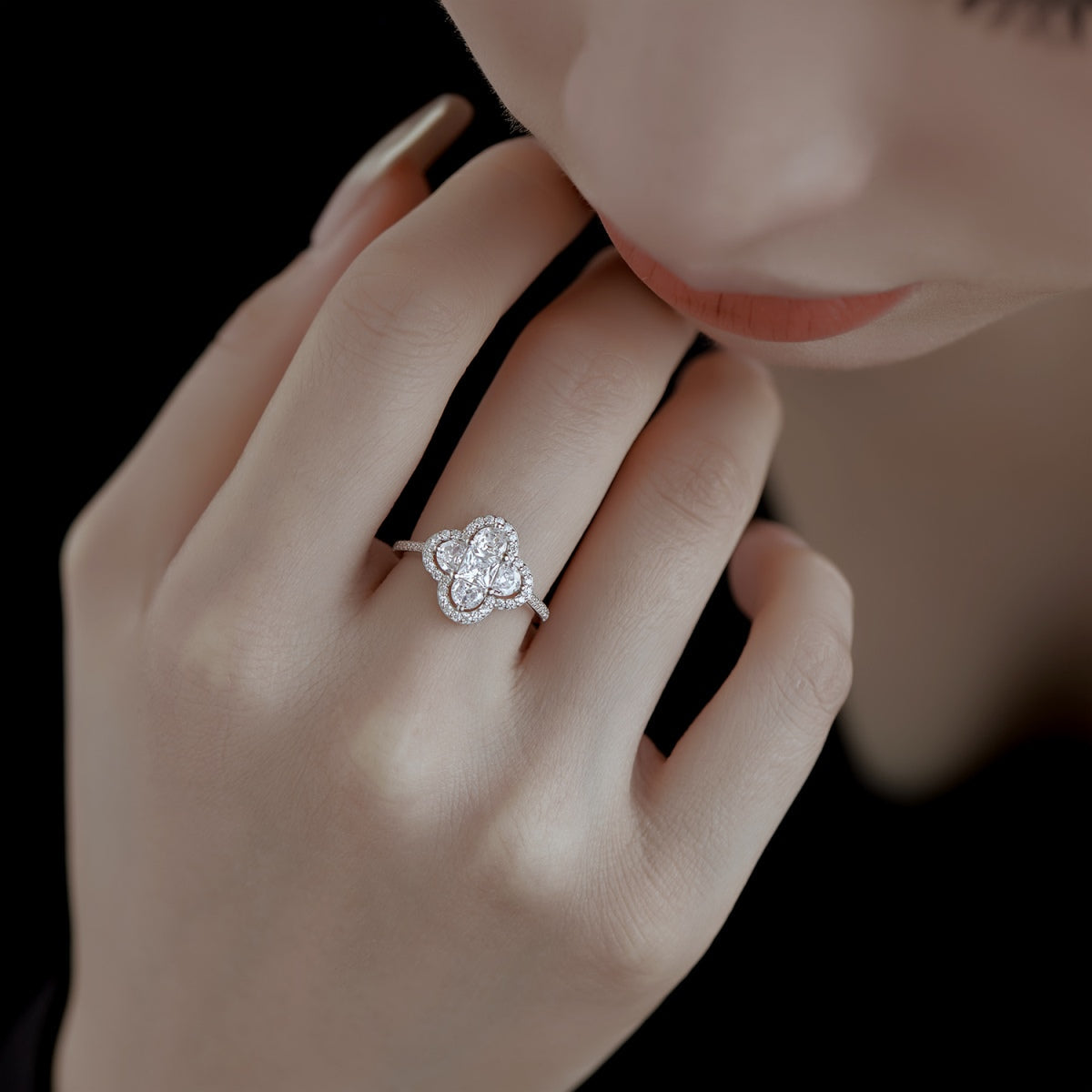 [Echo Fine ]Luxurious Eternity Flower Shape Banquet Ring