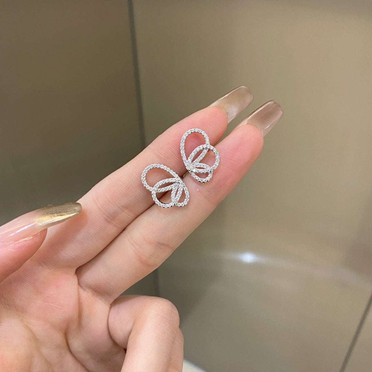 [Echo Fine ]Exquisite Butterfly Shape Earrings