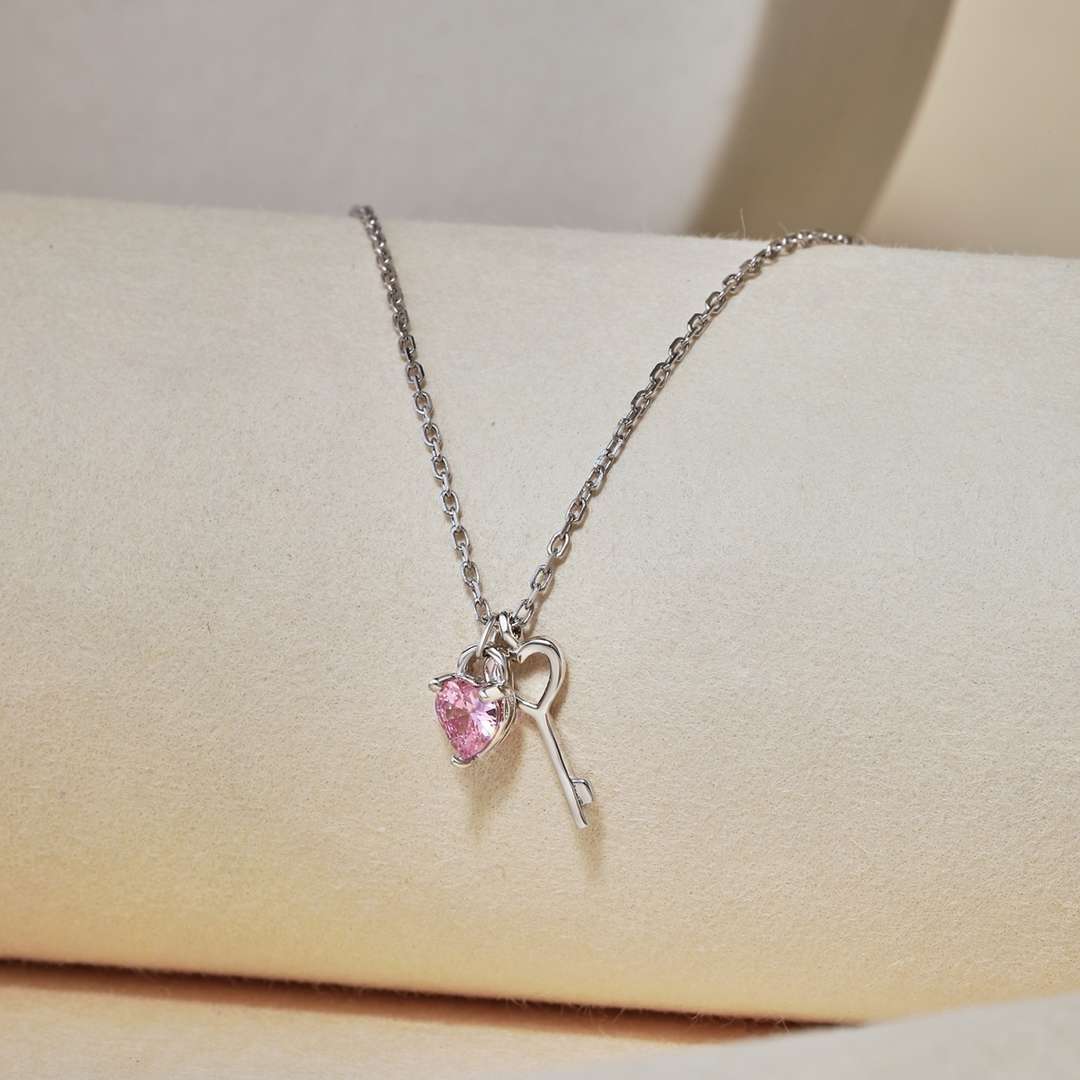 [Echo Fine ]Unique Heart Shape Key Pendent Necklace