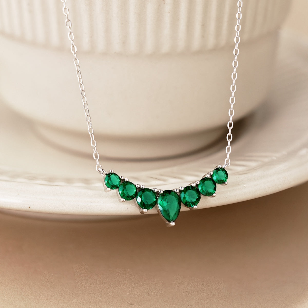 [Echo Fine ]Dainty Colorful Heart Necklace