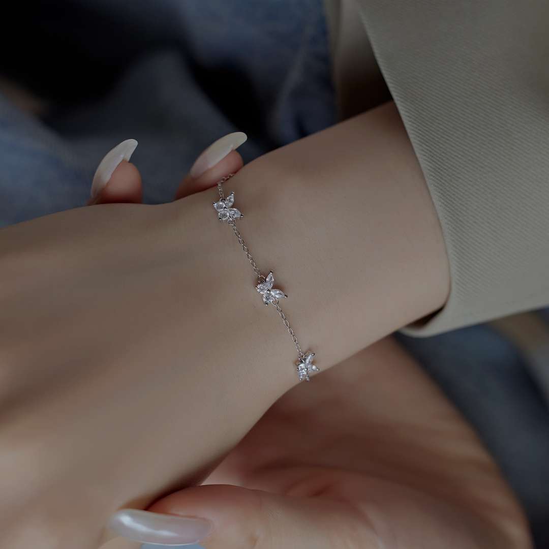 [Echo Fine ]Radiant Butterfly Shape Necklace