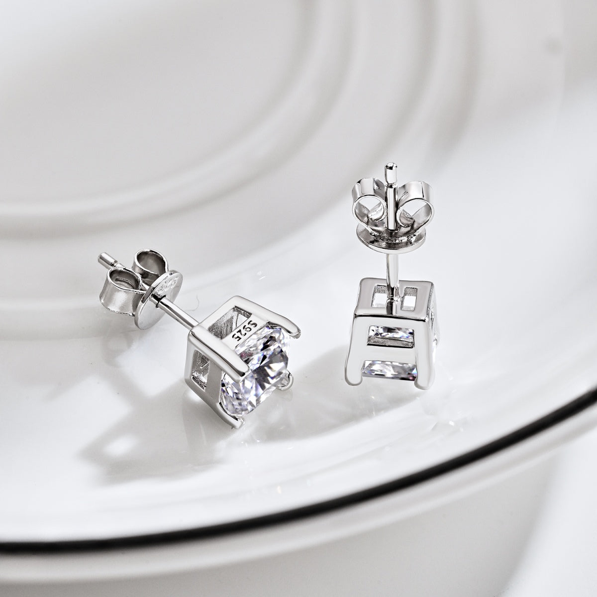 [Echo Fine ]1.0 Carat Radiant Princess Cut Wedding Earrings