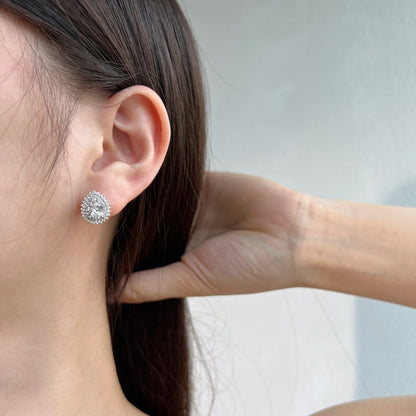 [Echo Fine ]Delicate Gorgeous Pear Cut Daily Earrings