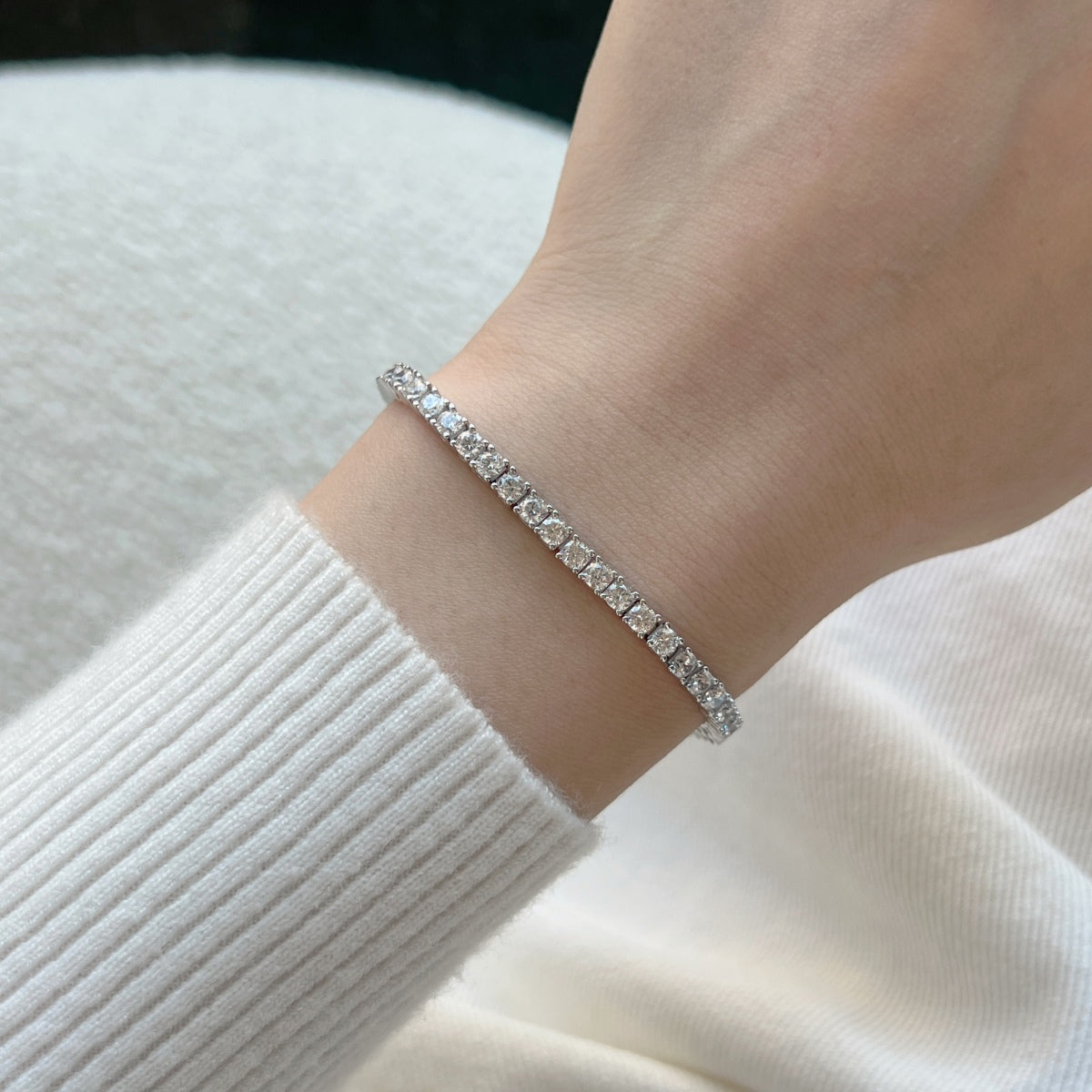 [Echo Fine ]Dainty Charming Round Cut Tennis Bracelet