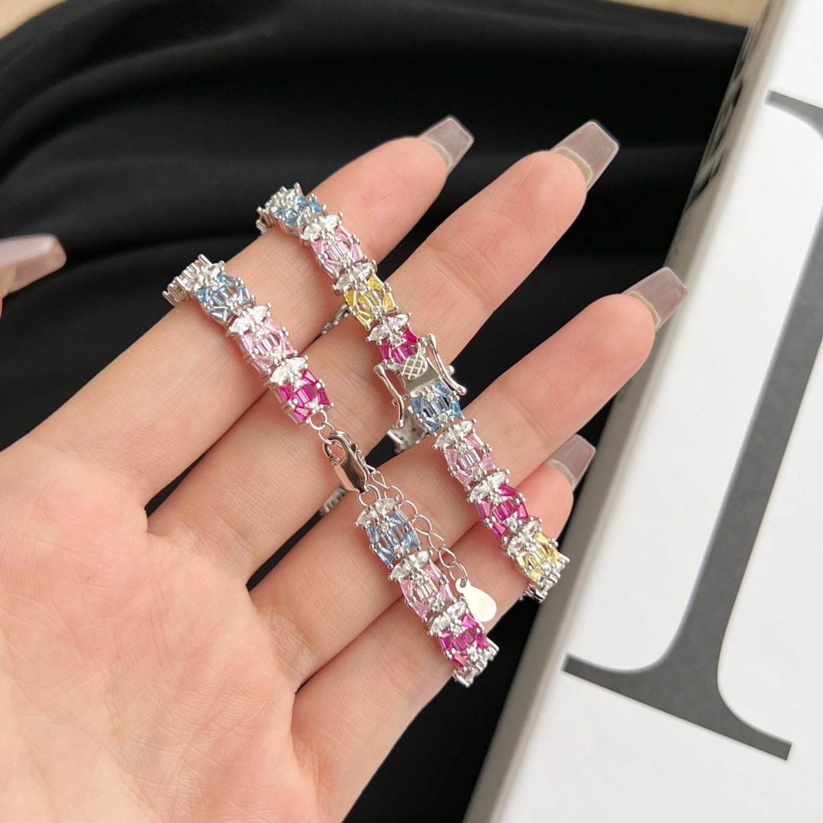 [Echo Fine ]Delicate Colorful Multi Cut Party Bracelet
