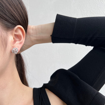 [Echo Fine ]Exquisite Flower Shape Daily Earrings