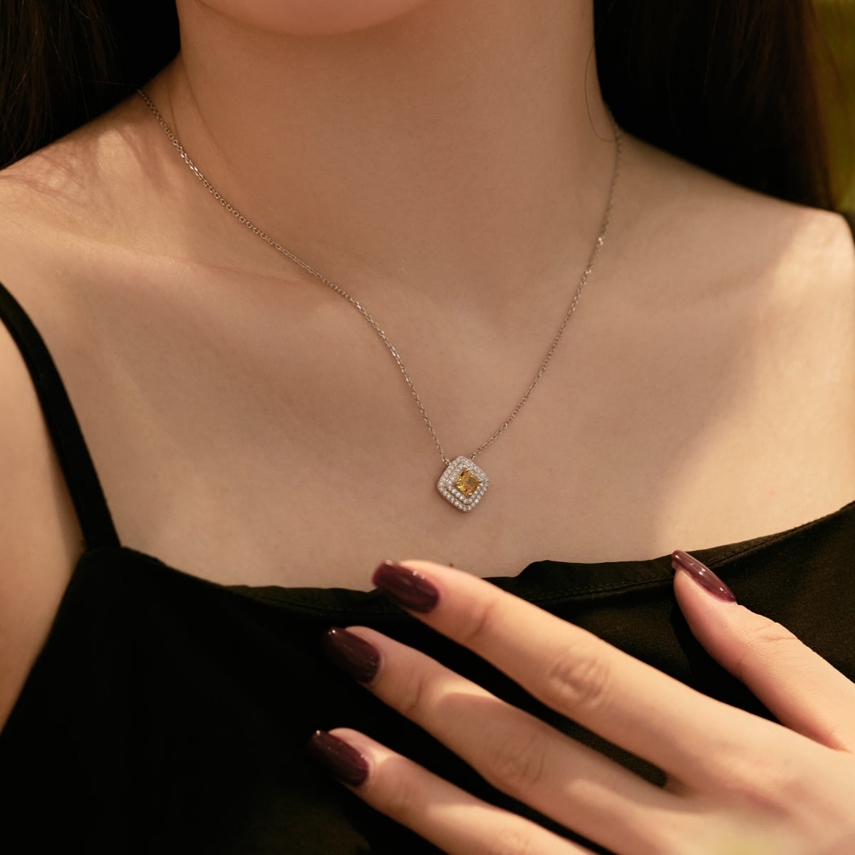 [Echo Fine ]Sparkling Asscher Cut Necklace