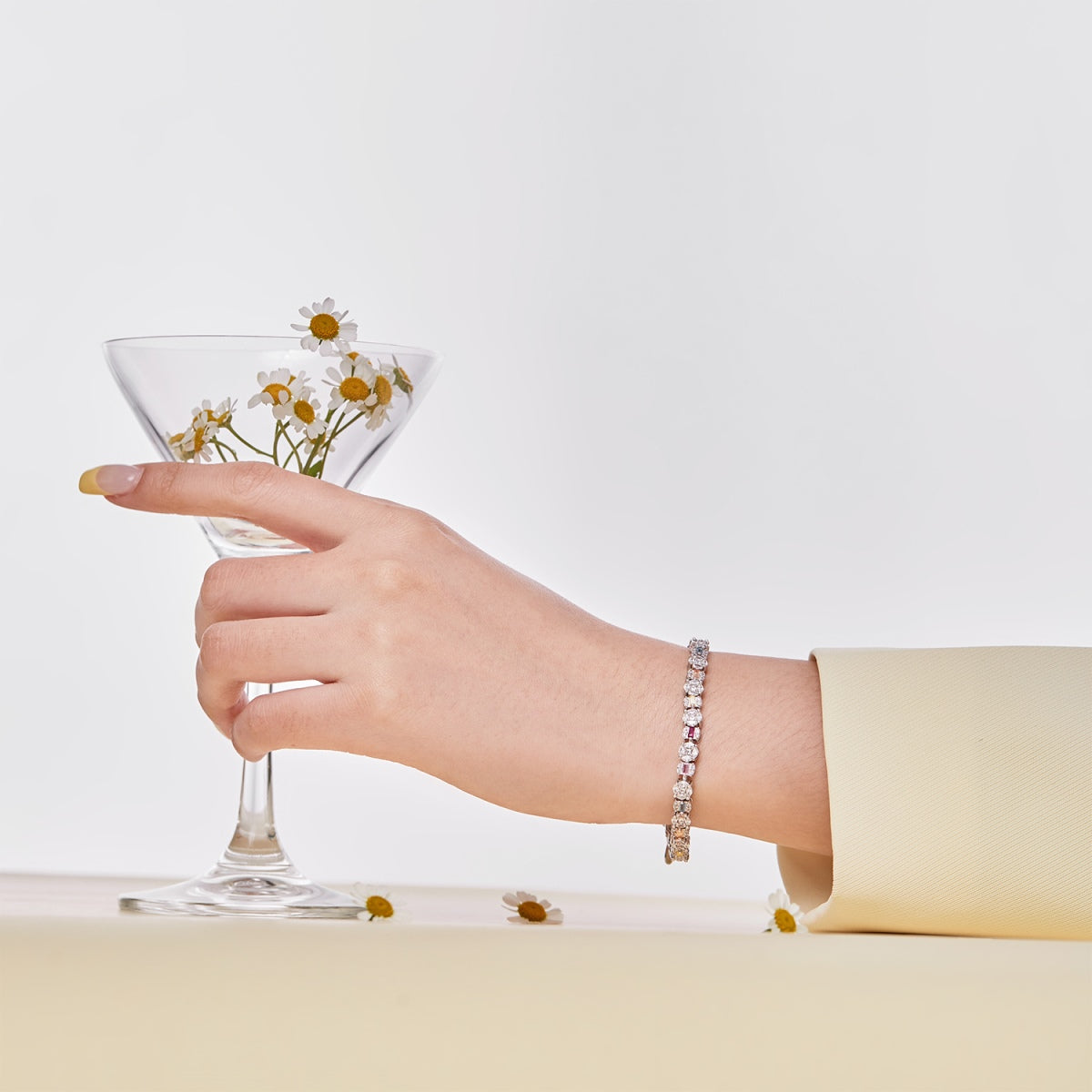 [Echo Fine ]Dazzling Radiant Multi Cut Daily Bracelet