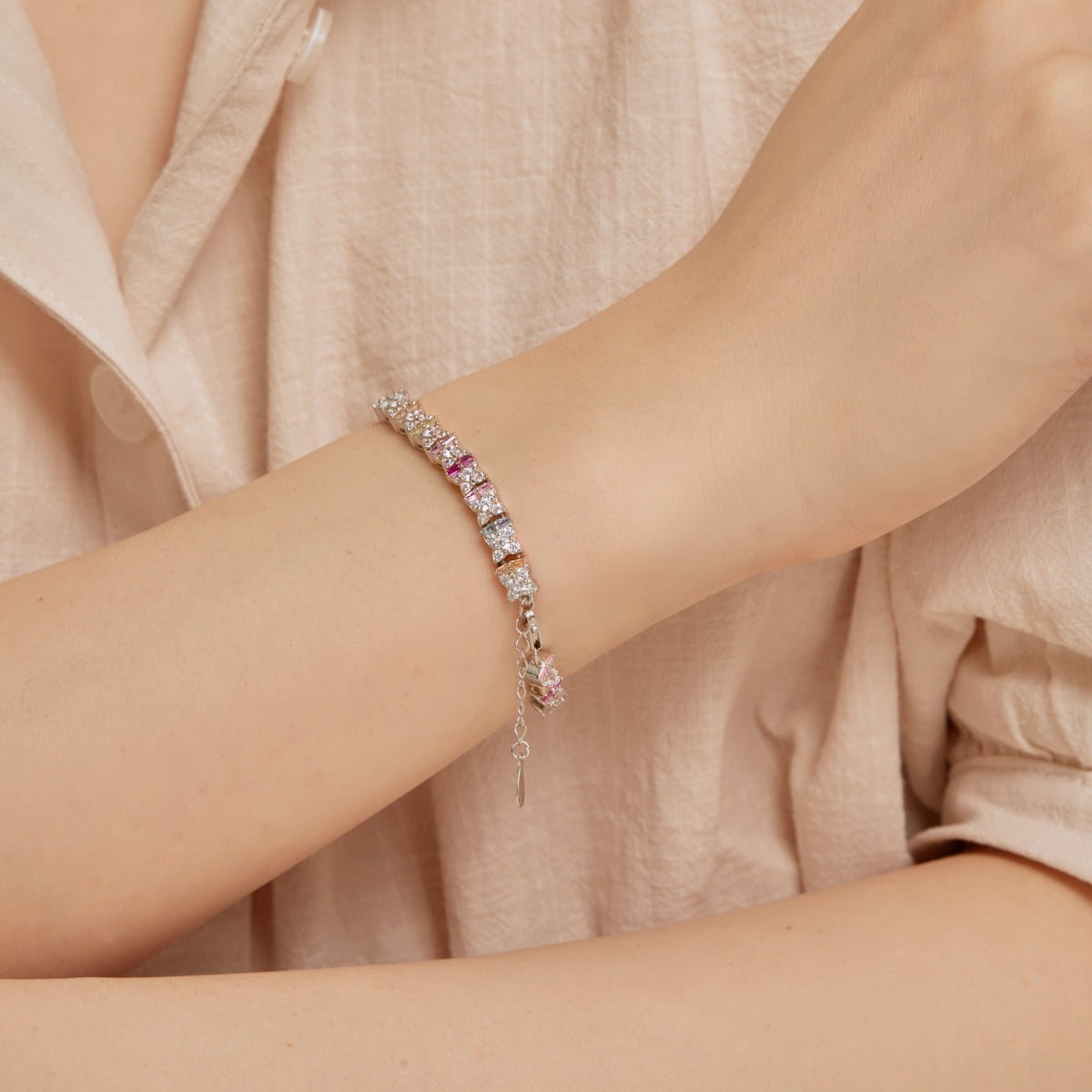 [Echo Fine ]Unique Colorful Flower Shape Daily Bracelet