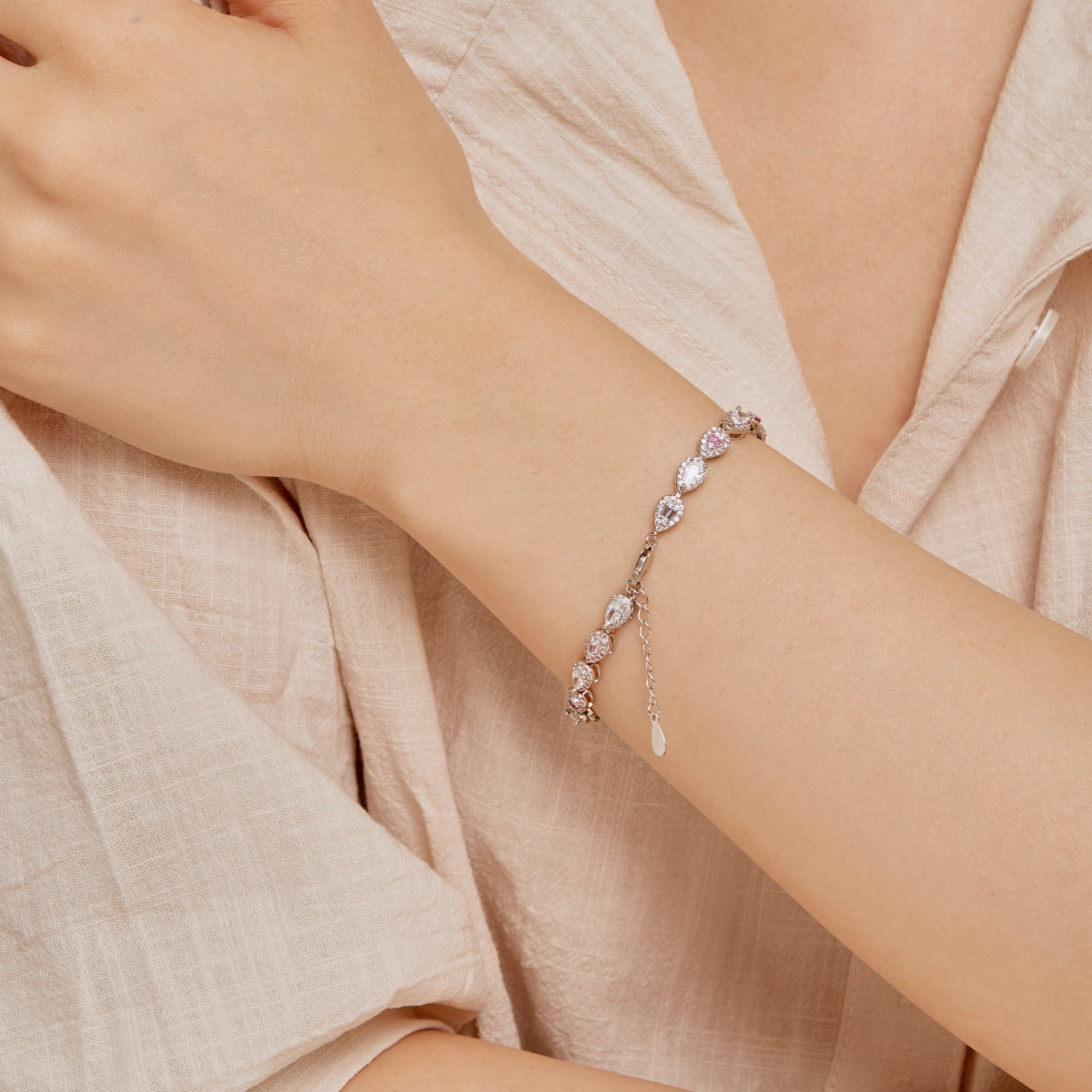 [Echo Fine ]0.25 Carat Radiant Water Drop Shape Daily Bracelet