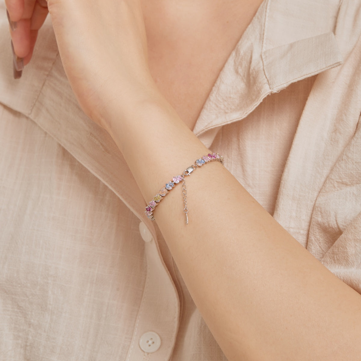 [Echo Fine ]Ornate Colorful Flower Shape Party Bracelet