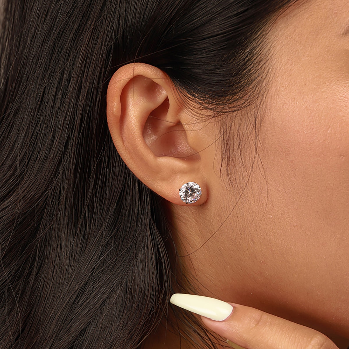 [Echo Fine ]Stylish Shiny Round Center Stone Stud Earrings