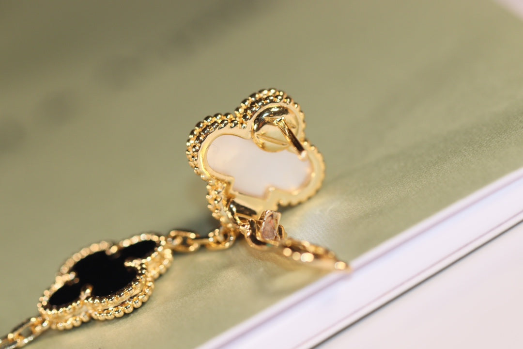 [Echo Fine ]CLOVER EARRINGS GOLD ONYX MOP 3 MOTIF