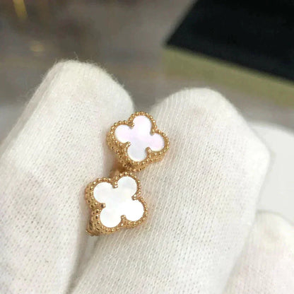[Echo Fine ]CLOVER MINI 9.5MM WHITE MOP EARRINGS