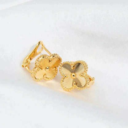 [Echo Fine ]CLOVER MEDIUM 1 MOTIFS LASER EARRINGS