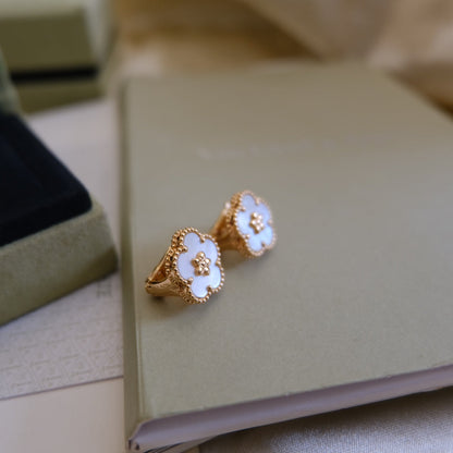 [Echo Fine ]LUCKY PINK GOLD WHITE MOP EARRINGS