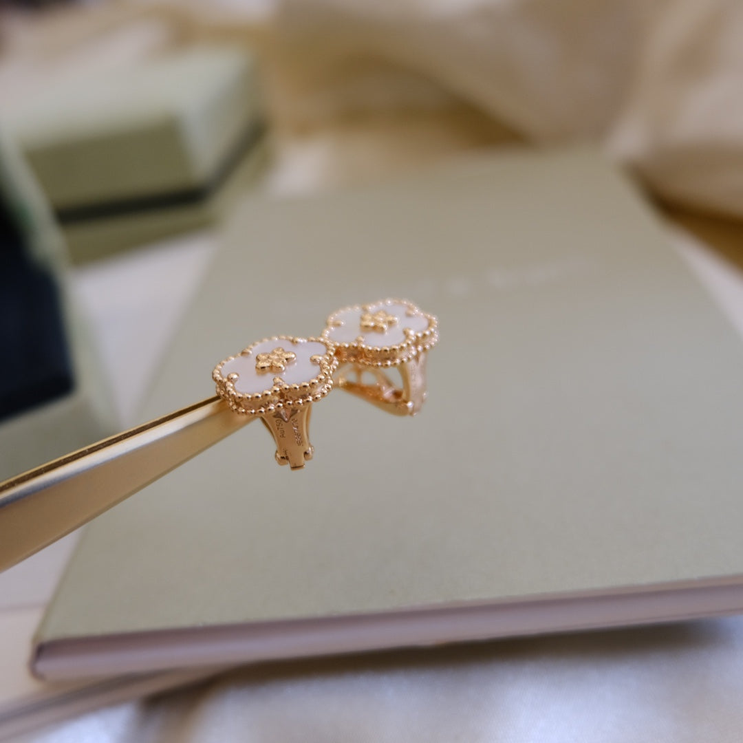 [Echo Fine ]LUCKY PINK GOLD WHITE MOP EARRINGS