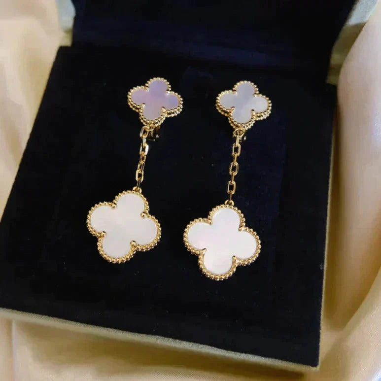 [Echo Fine ]CLOVER 2 MOTIF WHITE MOP EARRINGS