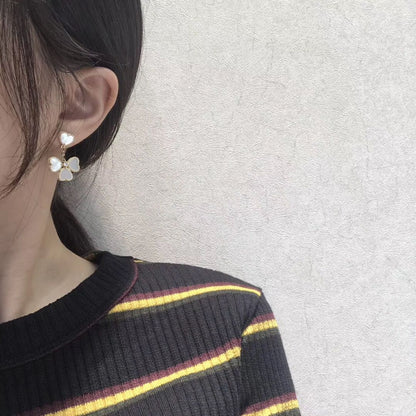 [Echo Fine ]CLOVER SWEET WHITE MOP EARRINGS