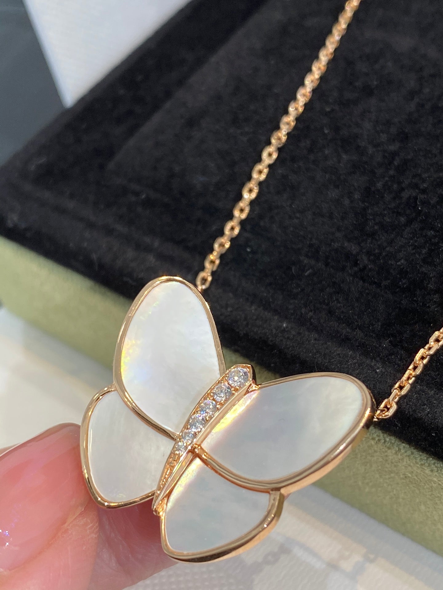 [Echo Fine ]BUTTERFLY GOLD MOP DIAMOND NECKLACE