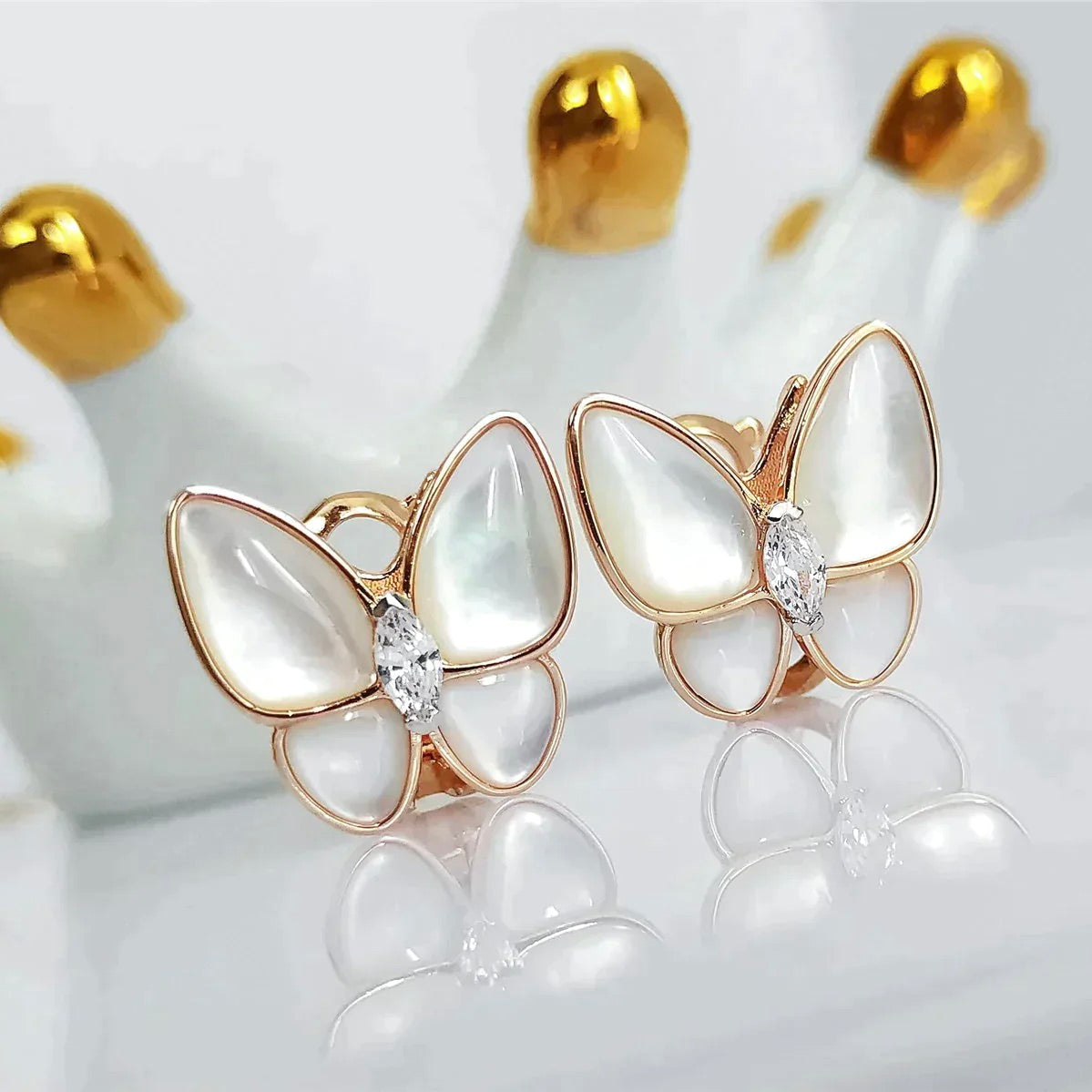 [Echo Fine ]BUTTERFLY MOP DIAMOND EARRINGS