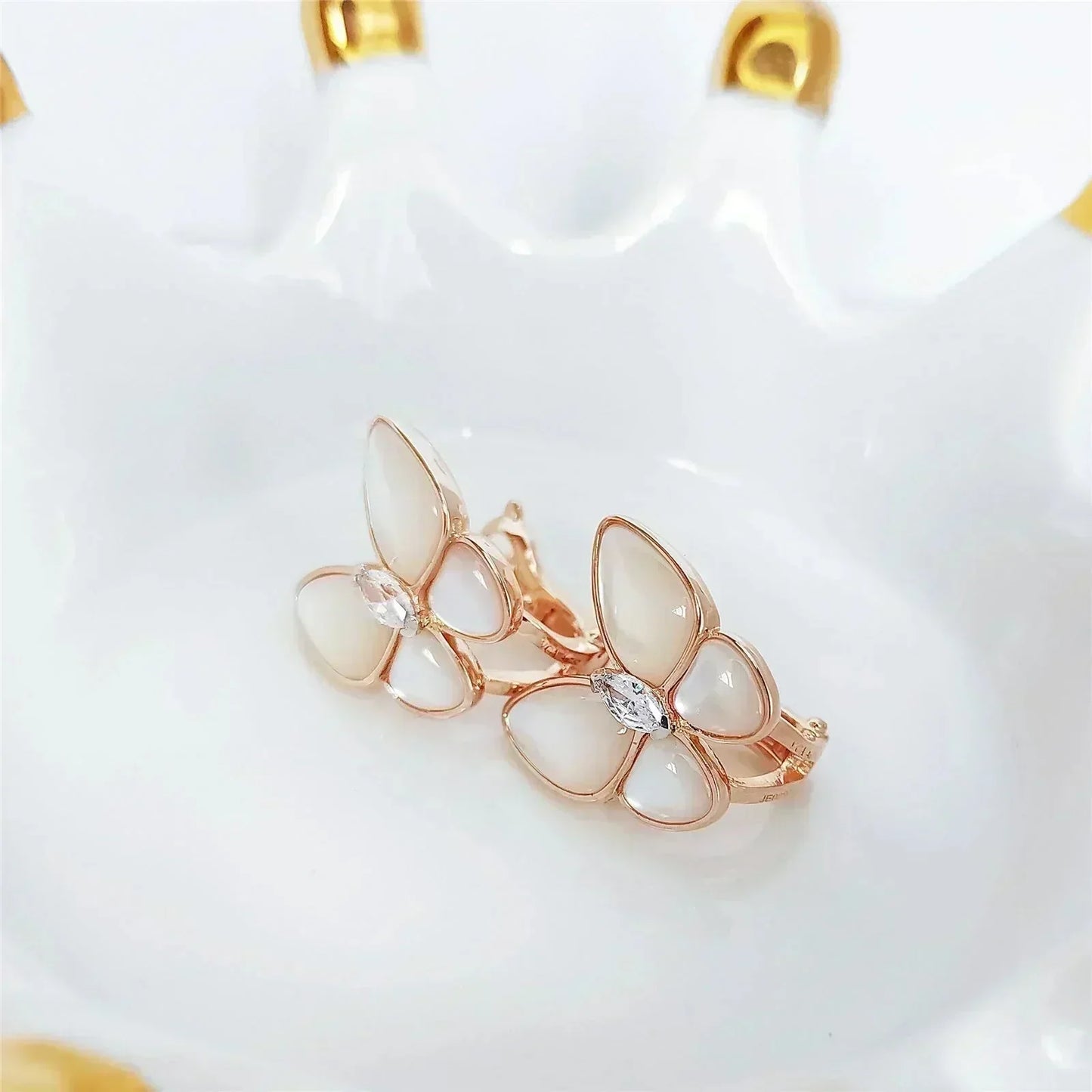 [Echo Fine ]BUTTERFLY MOP DIAMOND EARRINGS