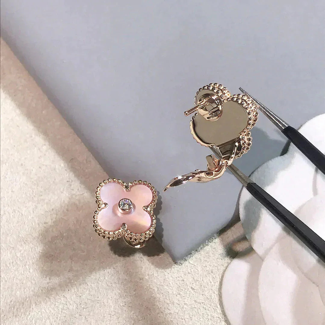[Echo Fine ]CLOVER MEDIUM 1 MOTIFS  PINK MOP DIAMOND EARRINGS