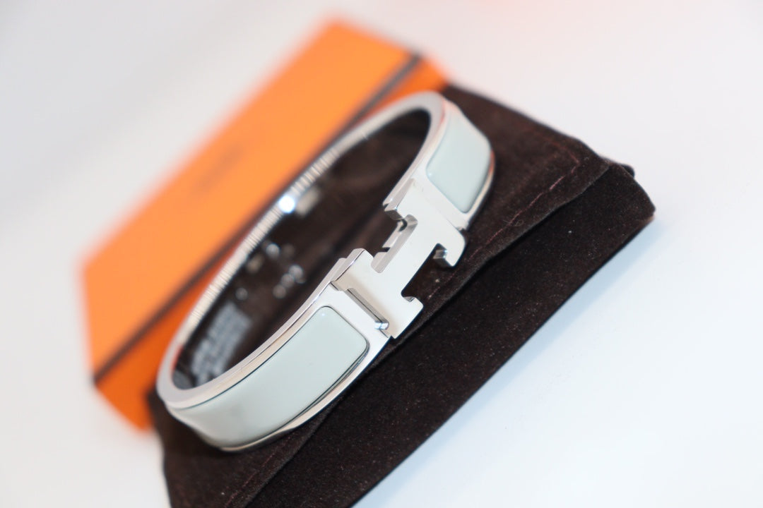 [Echo Fine ]H LIGHT BLUE BRACELET