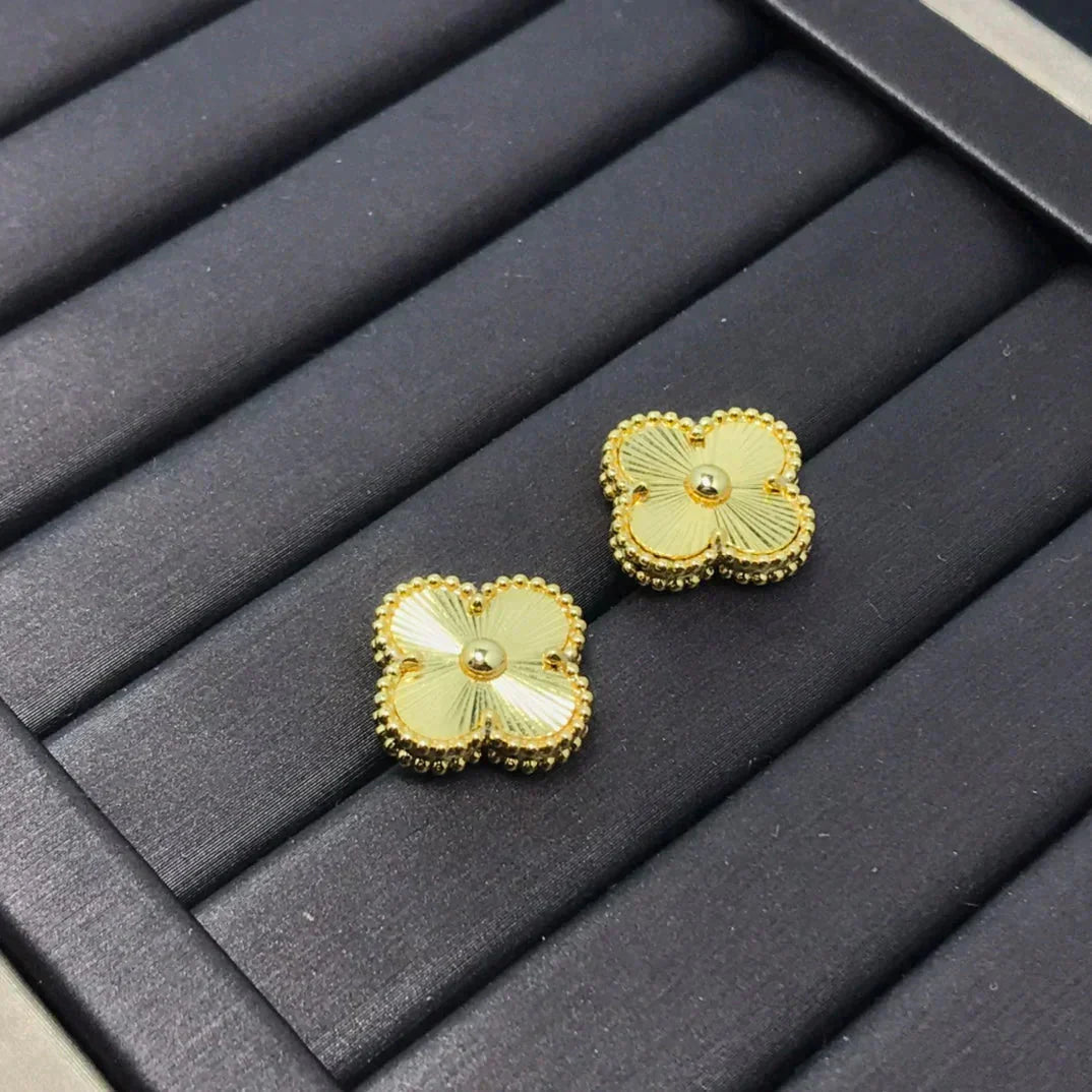 [Echo Fine ]CLOVER MINI 9.5MM LASER EARRINGS